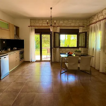 Villa Comfort With Garden And View Kriopigi