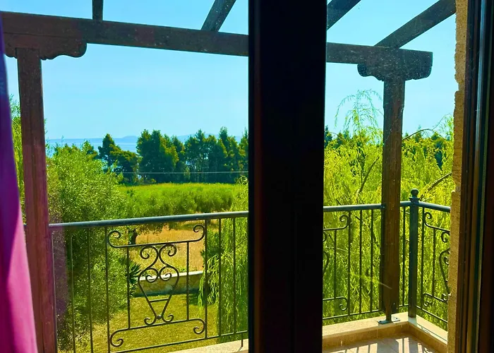 Comfort With Garden And View Villa