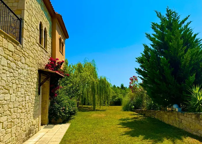 Villa Comfort With Garden And View
