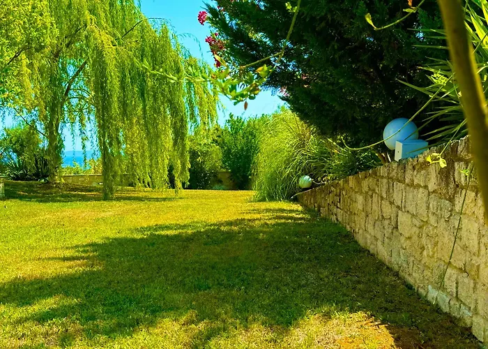 Comfort With Garden And View Villa