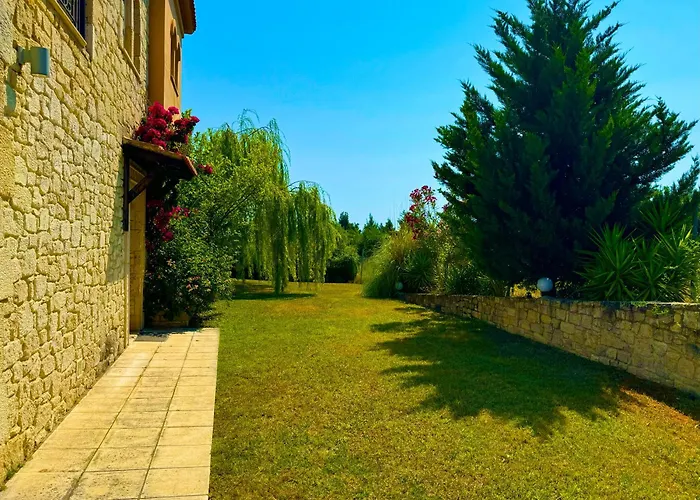 Comfort With Garden And View Villa *